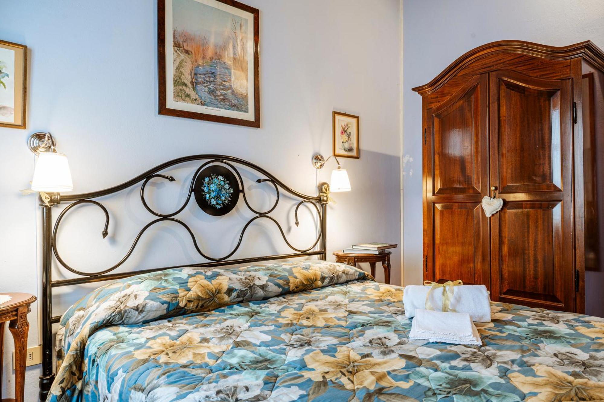 Antica Casa Dei Rassicurati Bed & Breakfast 5*