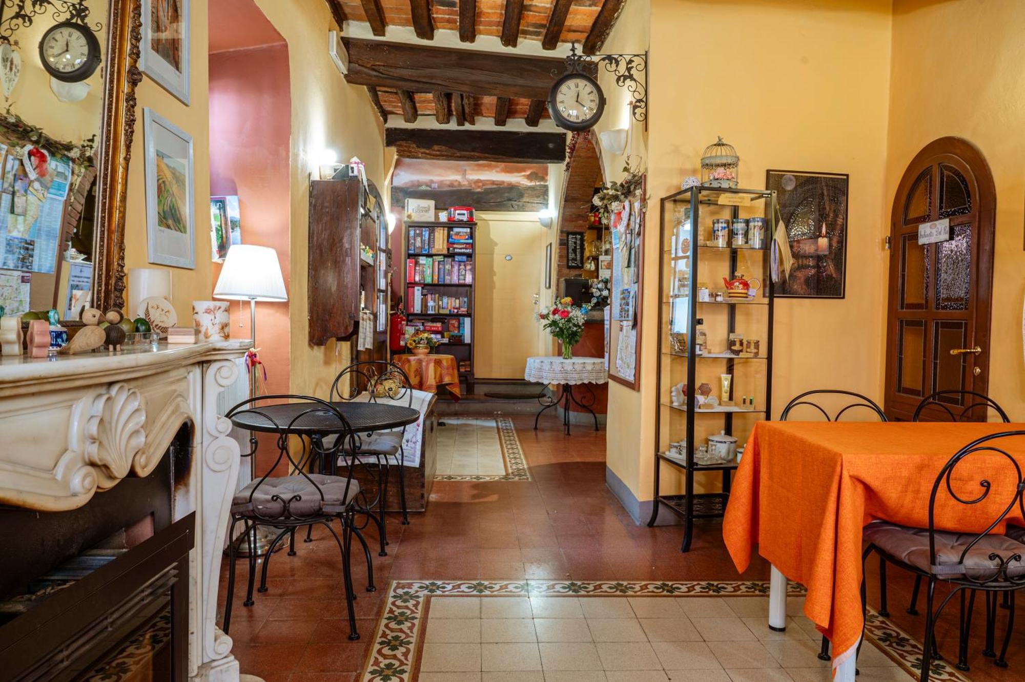 Bed & Breakfast Antica Casa Dei Rassicurati 5*